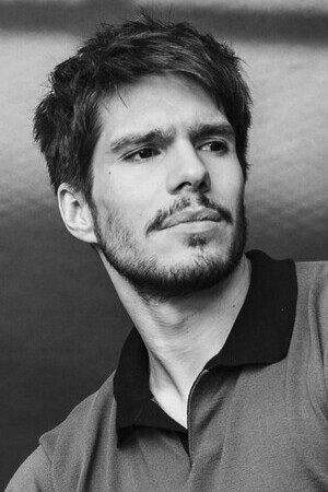 François Civil portrait