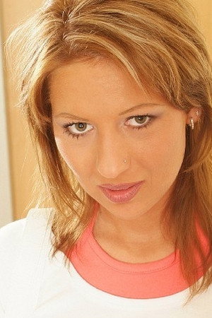 Victoria Slim portrait