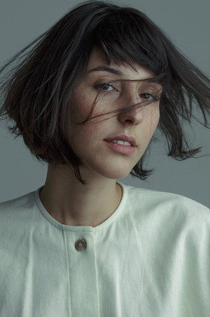 Tess Amorim portrait