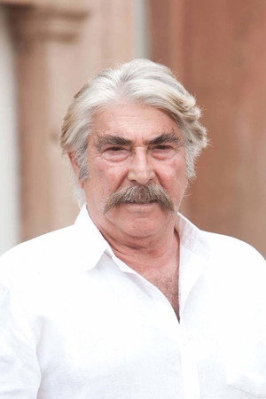 Erdal Özyağcılar portrait