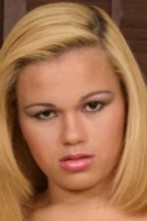 Bruna Spinelly portrait