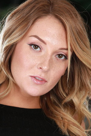 Charlotte Sins portrait