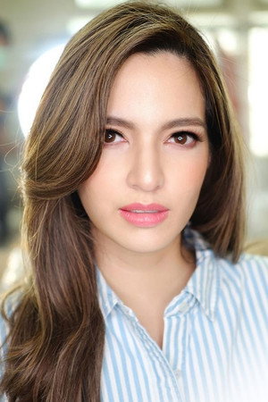 Nia Ramadhani portrait
