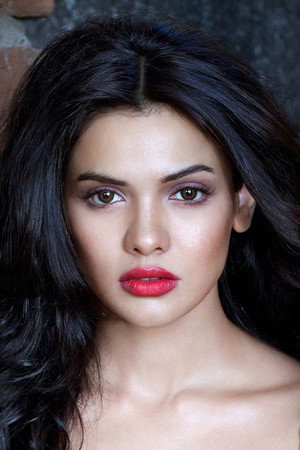 Sara Loren portrait