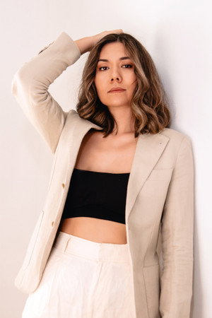 Isabelle Van Vleet portrait