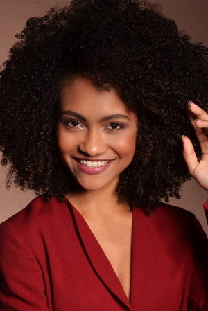 Viviane Santos portrait