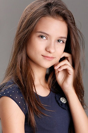 Vitória Magalhães portrait