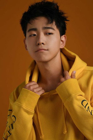 Zhen Ziqi portrait