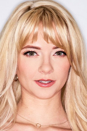 Riley Star portrait