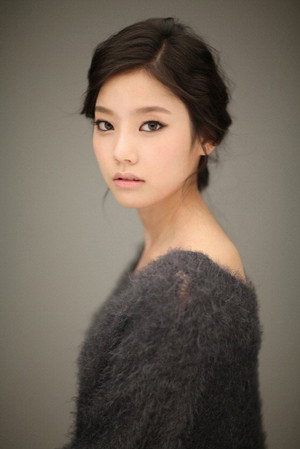 Eom Ji-hye portrait