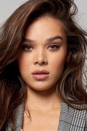 Hailee Steinfeld portrait