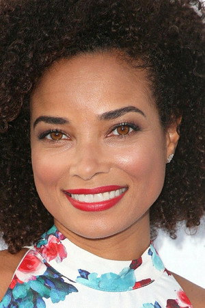 Rochelle Aytes portrait