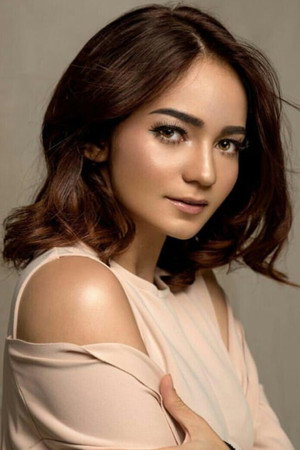 Enzy Storia portrait