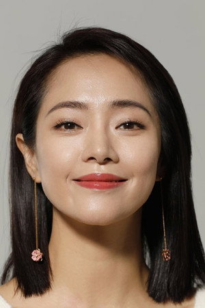 Yang Yitong portrait