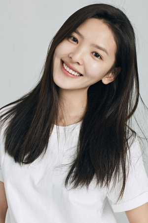 Zhang Ruonan portrait