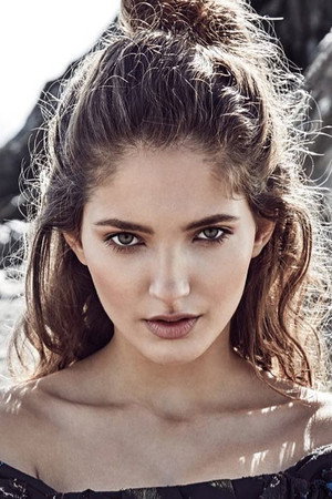 Sara Sandeva portrait