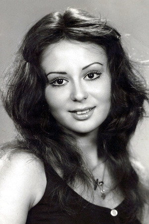 Parla Şenol portrait