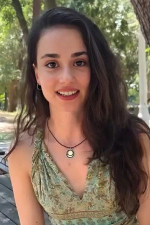 Işıknaz Özedgü portrait