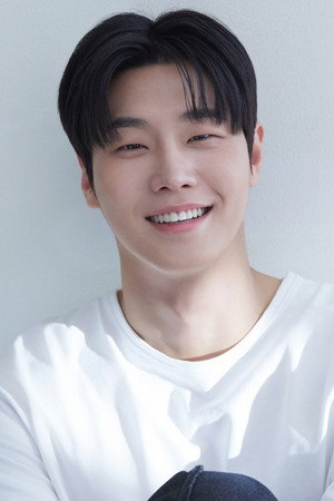 Kim Taek portrait