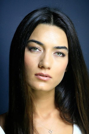 Hande Subaşı portrait