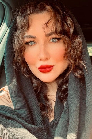 Nazanin Solhjoo portrait