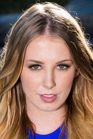 Chloe Scott portrait