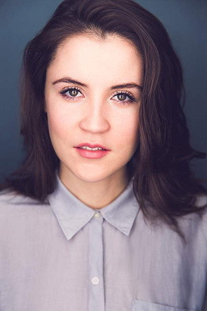 Oona Roche portrait