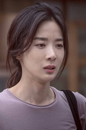 Lee Chung-ah portrait