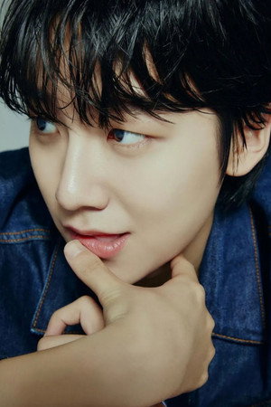 Sung Yoo-bin portrait