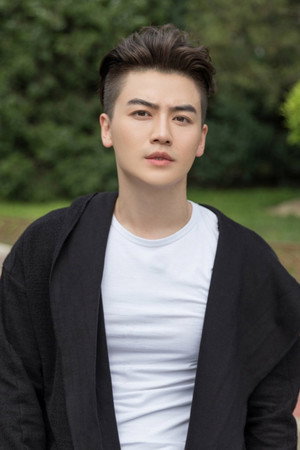 Du Zhao portrait