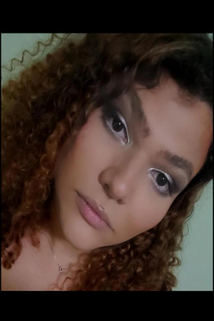 Manuela de Paula portrait