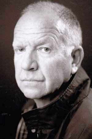 Tom Chadbon portrait
