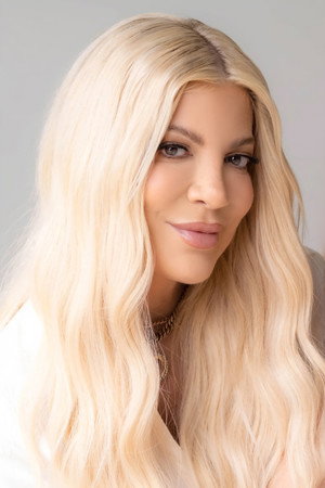 Tori Spelling portrait