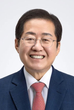 Hong Jun-pyo portrait