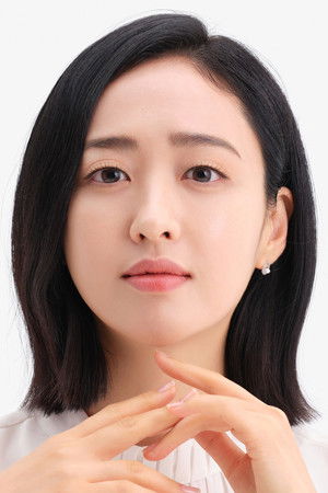 Kim Min-joung portrait