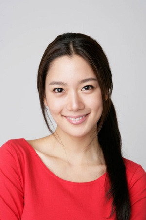 Clara Lee portrait