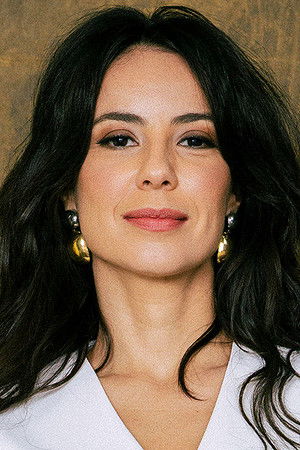 Andréia Horta portrait