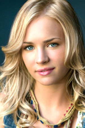 Britt Robertson portrait