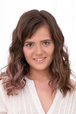 Lizi Vogue portrait