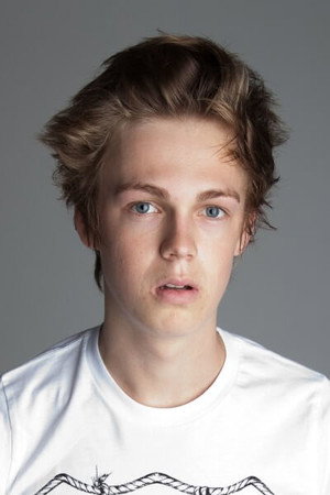 Caspar Lee portrait