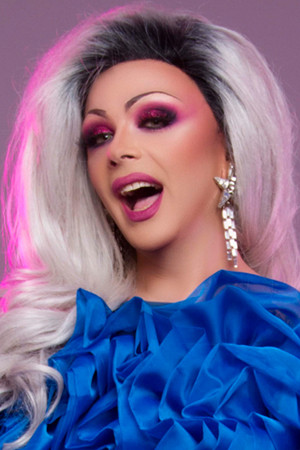 Supremme de Luxe portrait