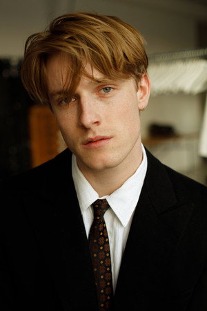 Louis Hofmann portrait