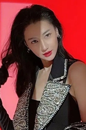 Shi Yu Yan portrait