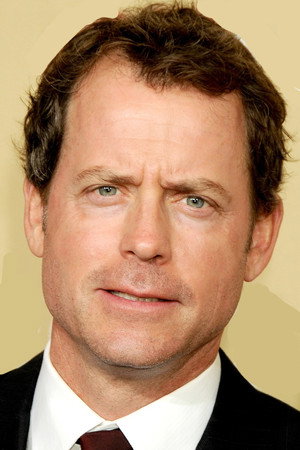 Greg Kinnear portrait