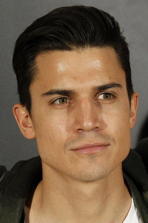 Álex González portrait