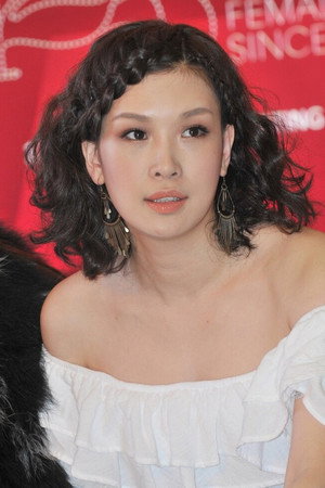 Tong Chenjie portrait