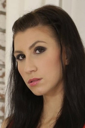 Henna Ssy portrait