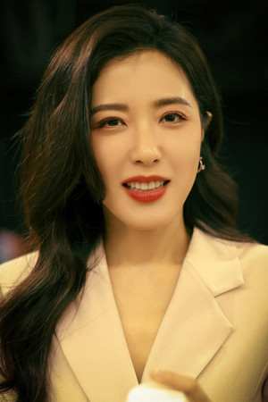 Zeng Li portrait