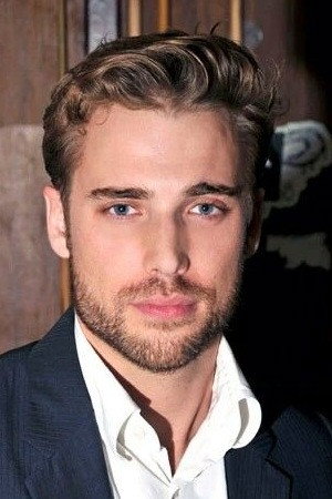 Dustin Milligan portrait