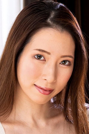 Waka Ninomiya portrait